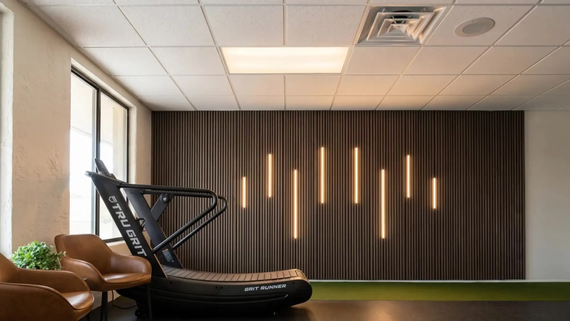 The treatment floor at Solas Physical Therapy, 300 N Resler Dr Ste F, El Paso
